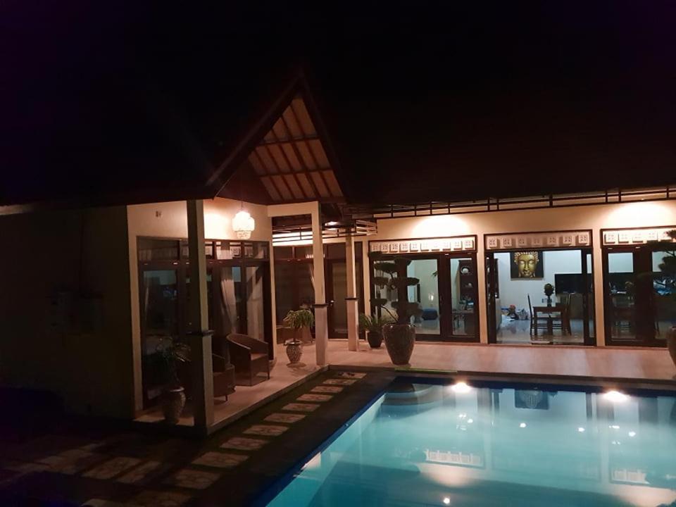 罗威那 Mias Jungle House酒店 外观 照片